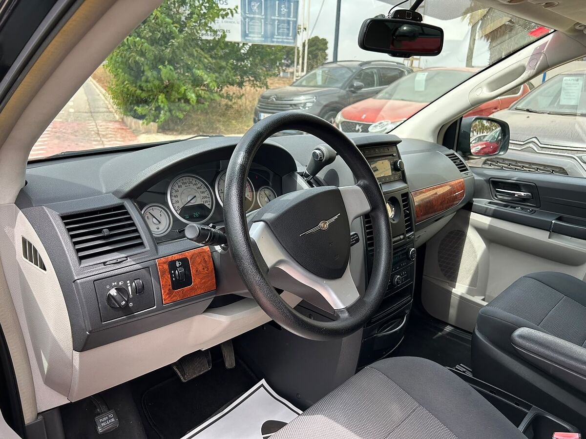 CHRYSLER GRAND VOYAGER LX 2.8 CRDI AUTO SPANISH LHD IN SPAIN 116000 MILES 2008